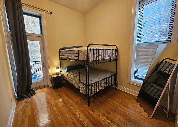 Apartment Gold Coast Downtown Sleeps 20 *