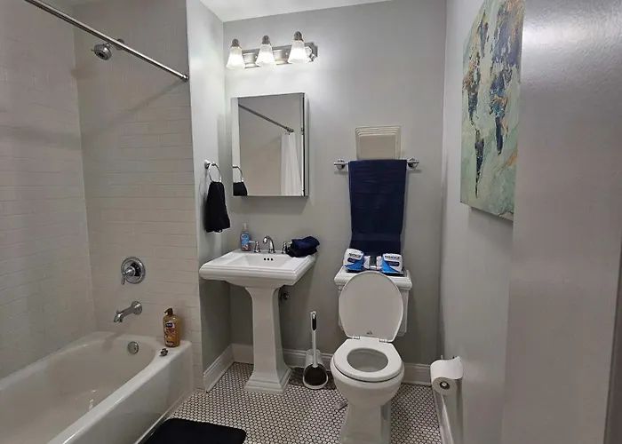 Gold Coast Downtown Sleeps 20 Apartment