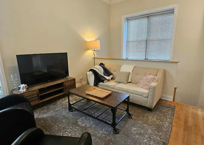 Apartamento Gold Coast Downtown Sleeps 20 *