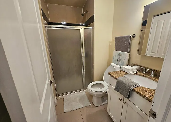 Gold Coast Downtown Sleeps 20 * Chicago